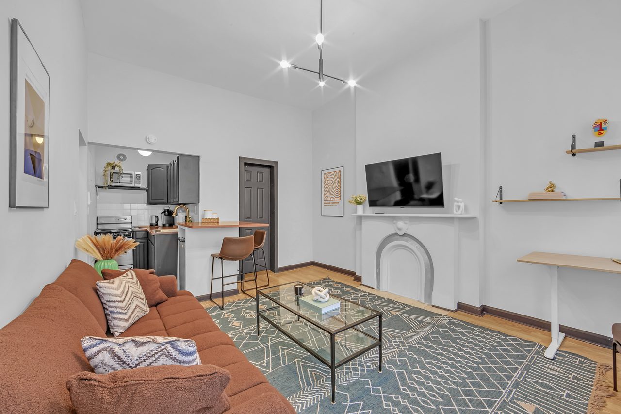  #295: Hell's Kitchen - 1 Bedroom (Full)  -  #295: Hell's Kitchen  - Gallery -  6