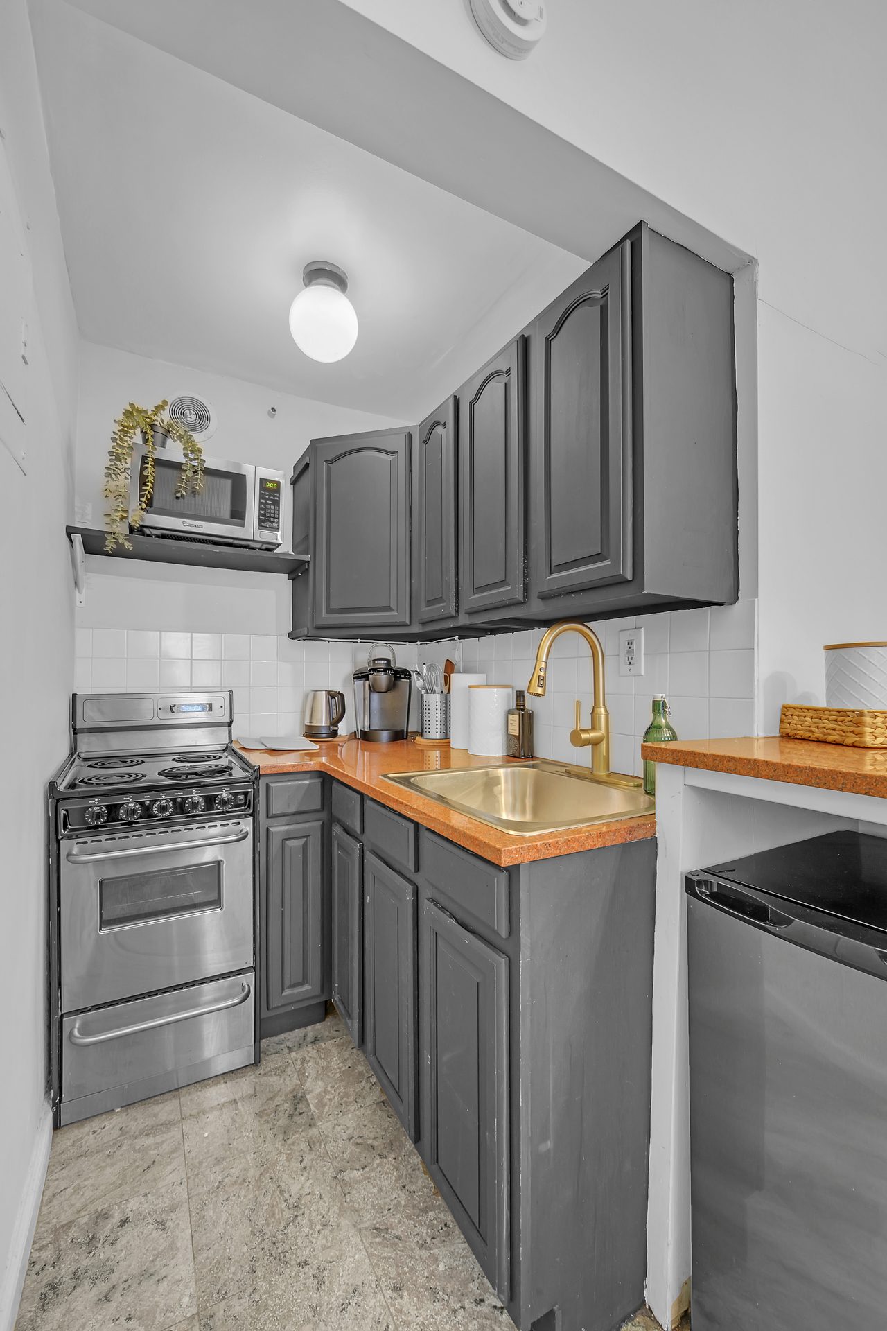 #295: Hell's Kitchen - 1 Bedroom (Full)  -  #295: Hell's Kitchen  - Gallery -  5