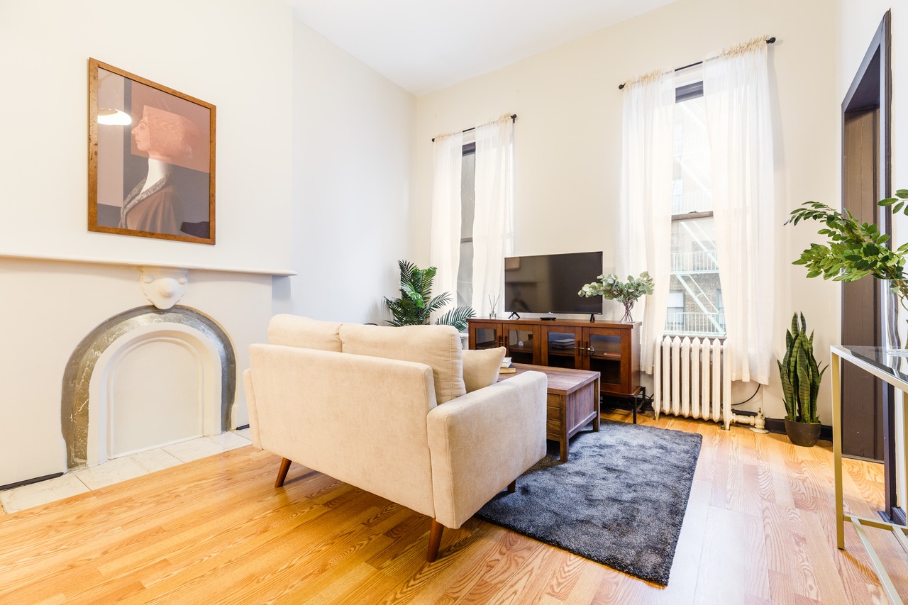  #295: Hell's Kitchen - 1 Bedroom (Full)  -  #295: Hell's Kitchen  - Gallery -  15