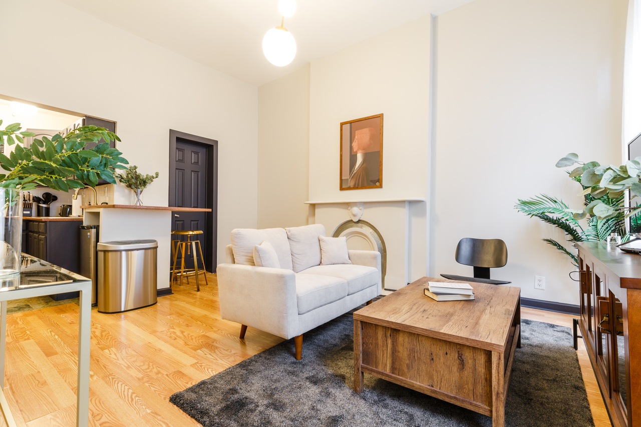 #295: Hell's Kitchen - 1 Bedroom (Full)  -  #295: Hell's Kitchen  - Gallery -  16
