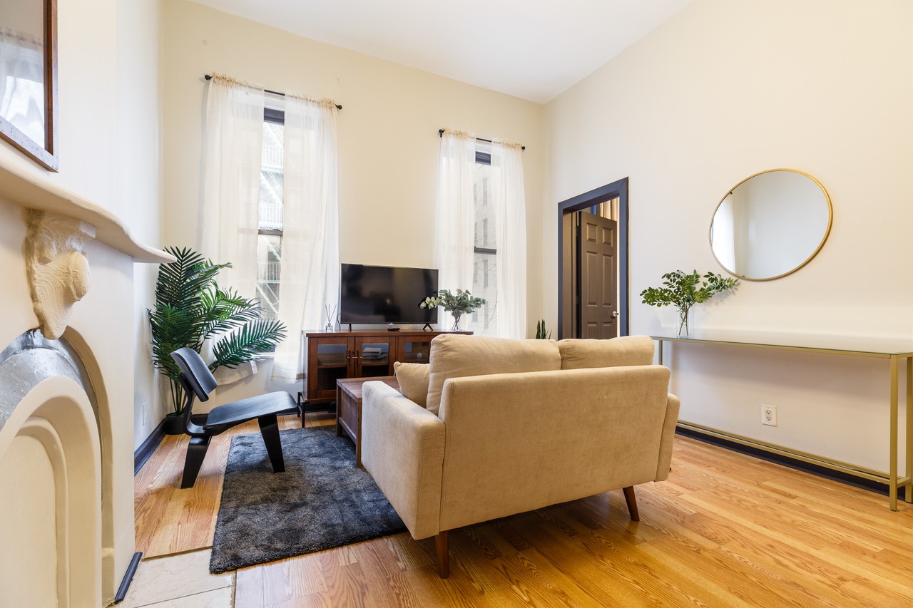  #295: Hell's Kitchen - 1 Bedroom (Full)  -  #295: Hell's Kitchen  - Gallery -  14