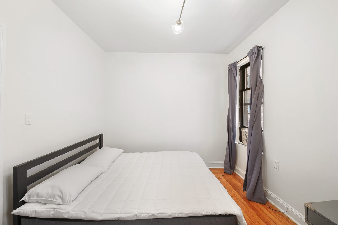  #760: Upper West Side - Queen Bedroom A  -  #760: Upper West Side  - Gallery -  3