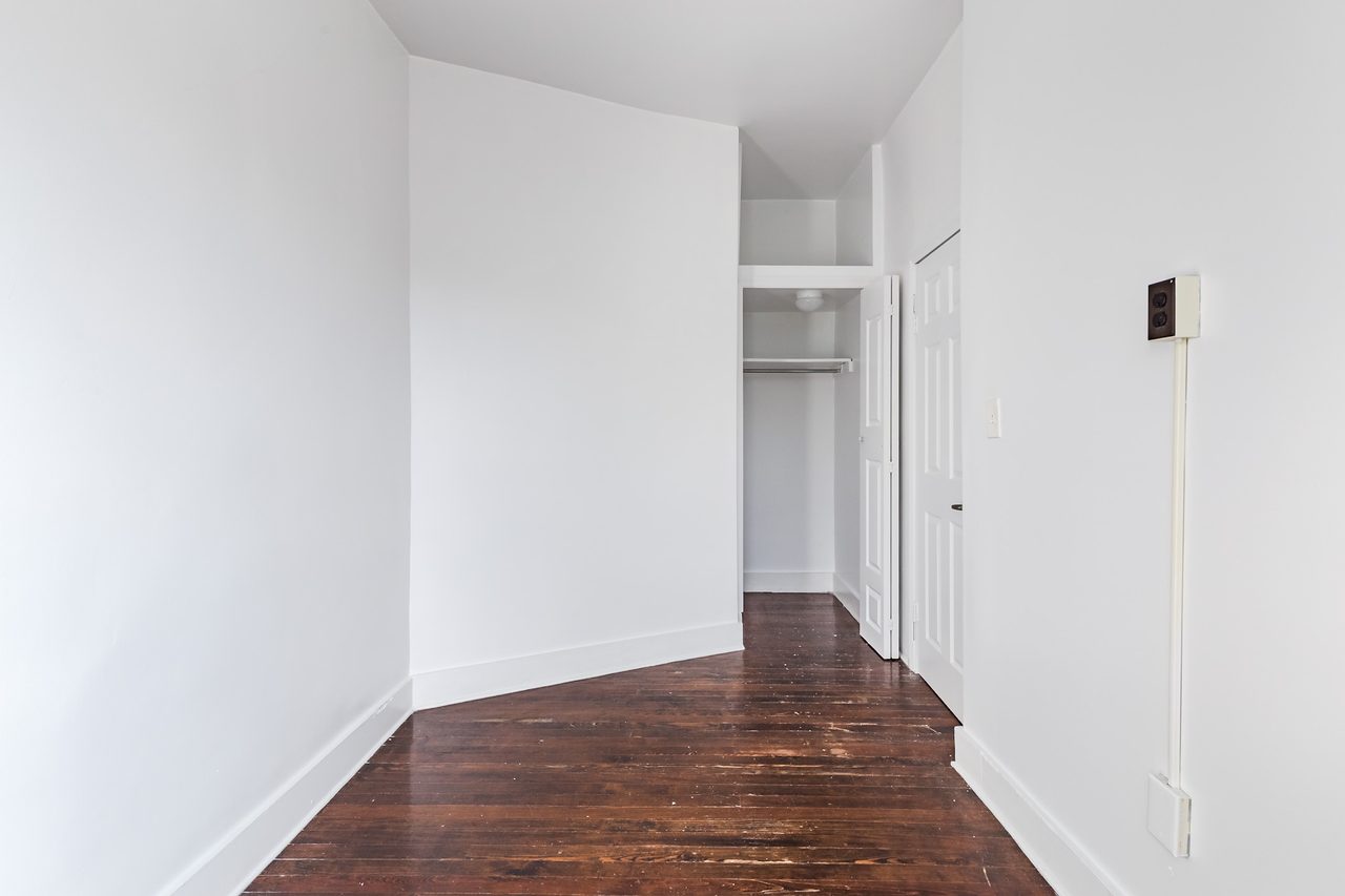  #1682: Central Harlem - Full Bedroom A  -  #1682: Central Harlem  - Gallery -  3