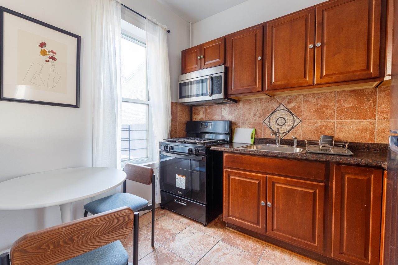  #1682: Central Harlem - Full Bedroom A  -  #1682: Central Harlem  - Gallery -  8