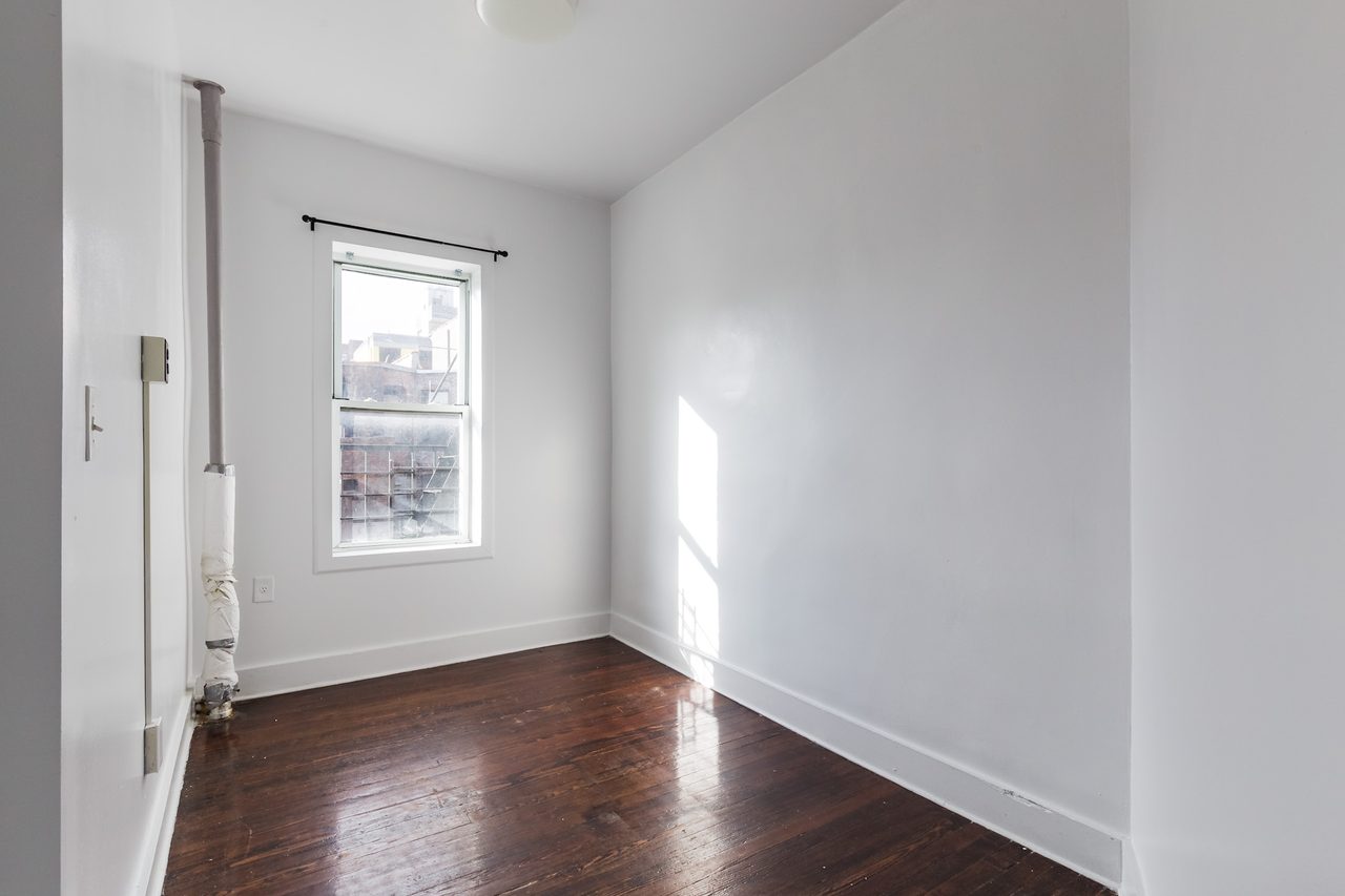  #1682: Central Harlem - Full Bedroom A  -  #1682: Central Harlem  - Gallery -  2