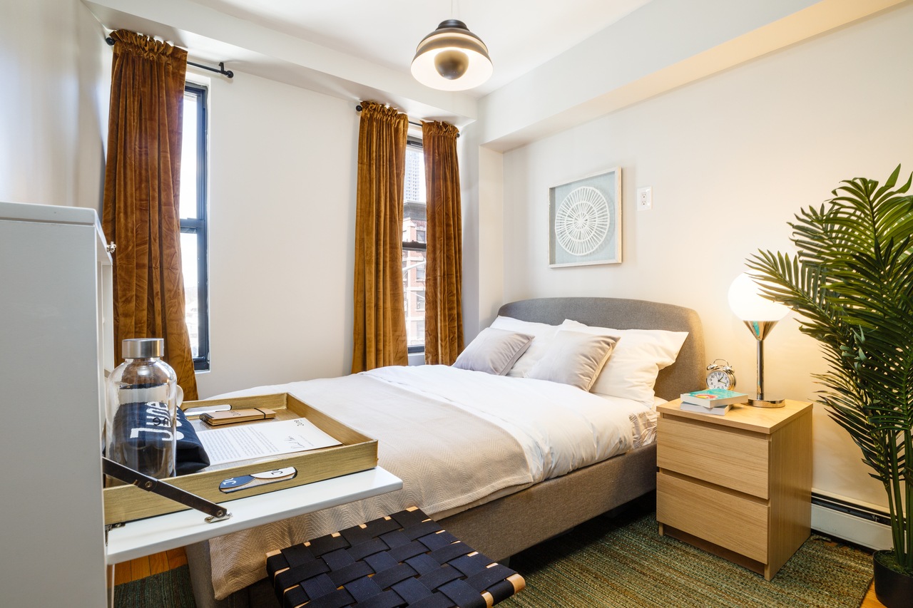  #143: Hell's Kitchen - Full Bedroom A  -  #143: Hell's Kitchen  - Gallery -  1