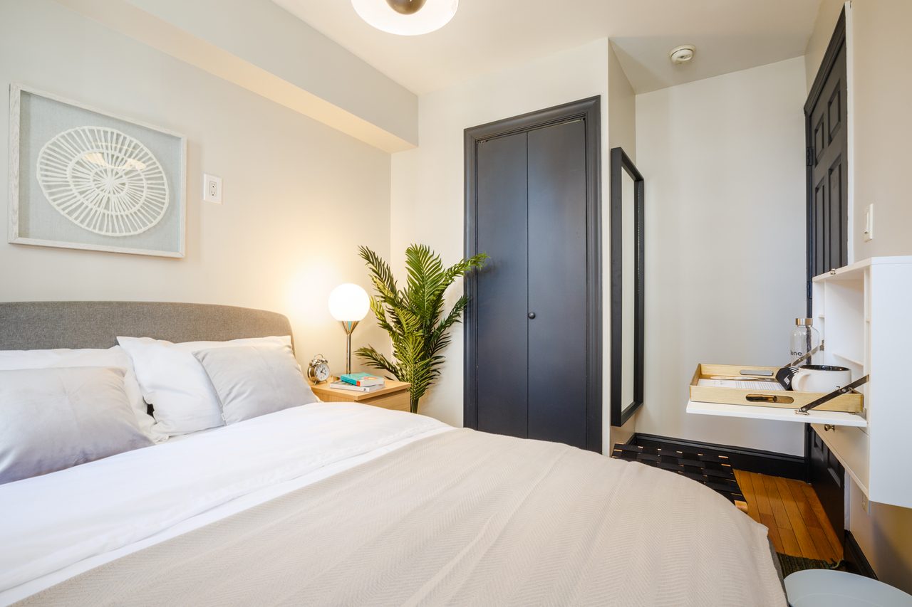  #143: Hell's Kitchen - Full Bedroom A  -  #143: Hell's Kitchen  - Gallery -  9