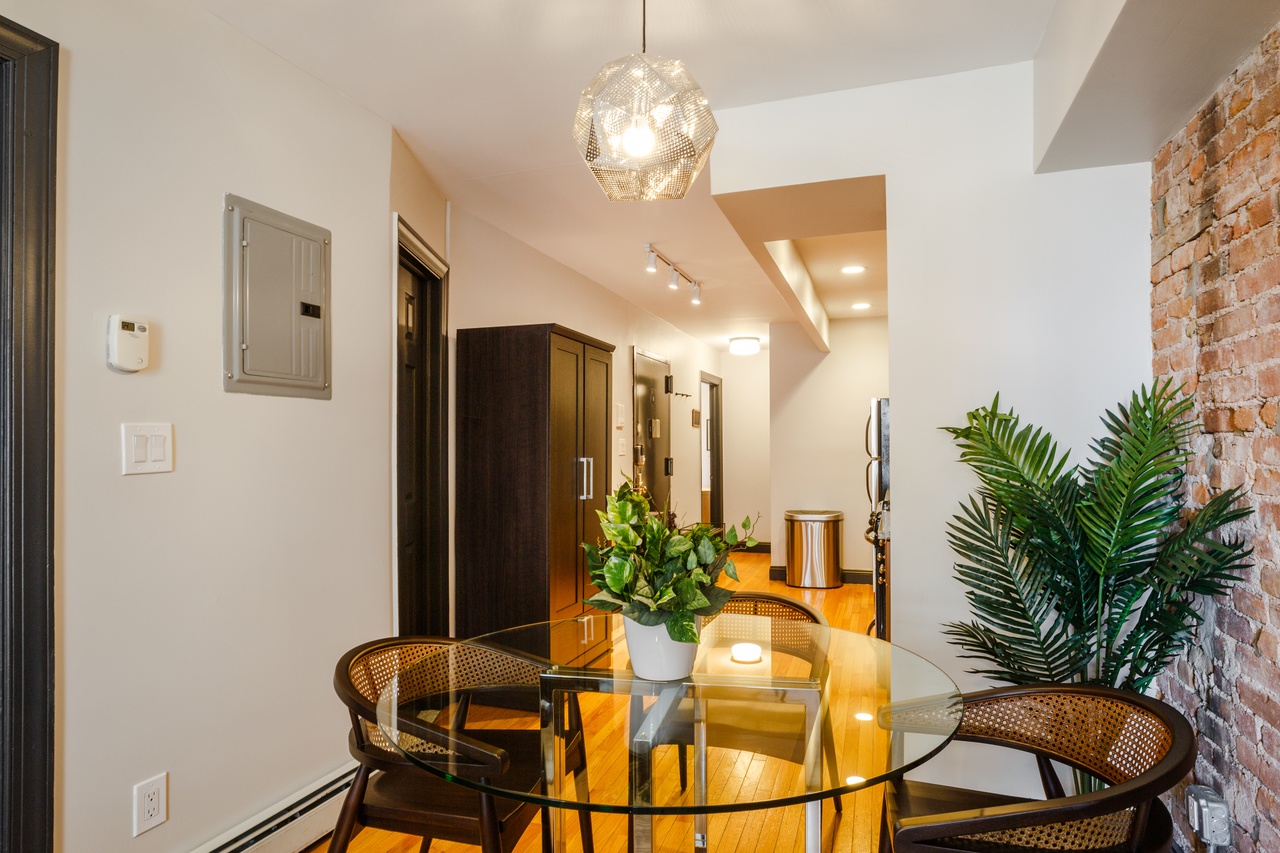  #143: Hell's Kitchen - Full Bedroom C  -  #143: Hell's Kitchen  - Gallery -  6