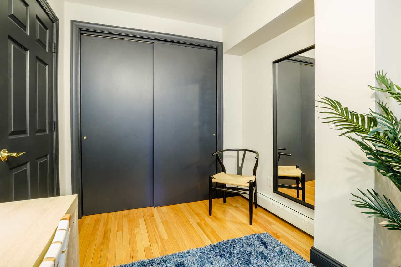  #143: Hell's Kitchen - Full Bedroom C  -  #143: Hell's Kitchen  - Gallery -  8