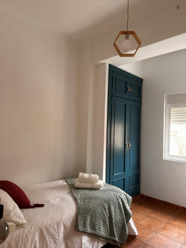 Welcoming 3-bedroom apartment near the University Campus of Cartuja - Gallery - 8