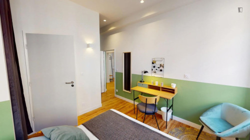 Cute double ensuite bedroom close to the Galeries Lafayette