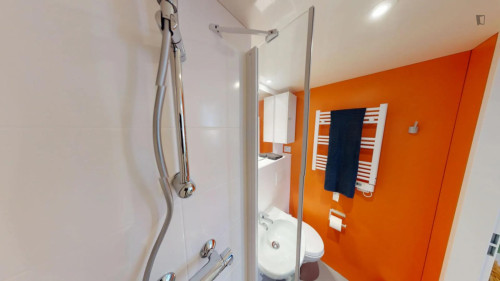 Cute double ensuite bedroom close to the Galeries Lafayette  - Gallery -  5