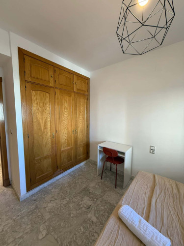 402-2 Avenida de Aurora 17, Habitación 2