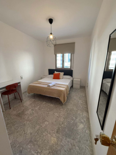 402-2 Avenida de Aurora 17, Habitación 2