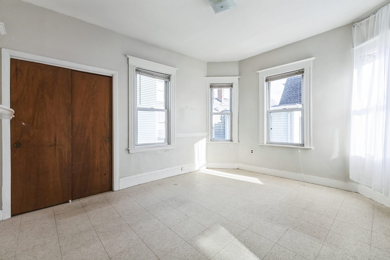  #1809: Harvard Square (Cambridge) - Queen Bedroom A  -  #1809: Harvard Square (Cambridge)  - Gallery -  10