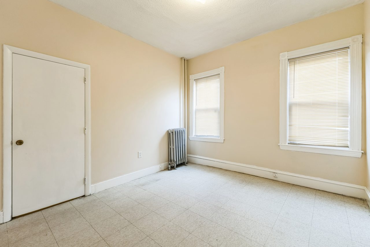  #1809: Harvard Square (Cambridge) - Queen Bedroom E  -  #1809: Harvard Square (Cambridge)  - Gallery -  4