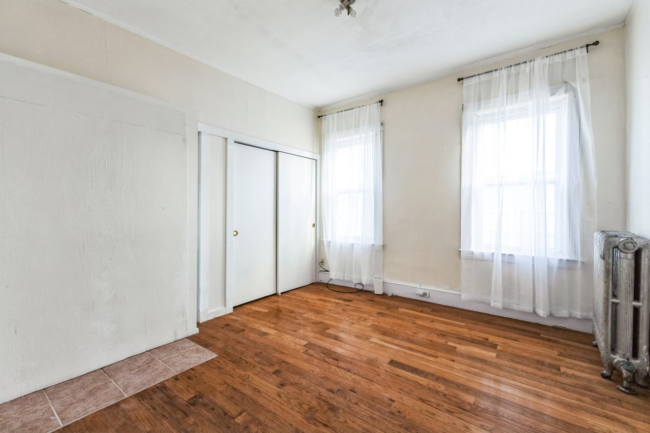 #1808: Harvard Square (Cambridge) - Queen Bedroom B - 10