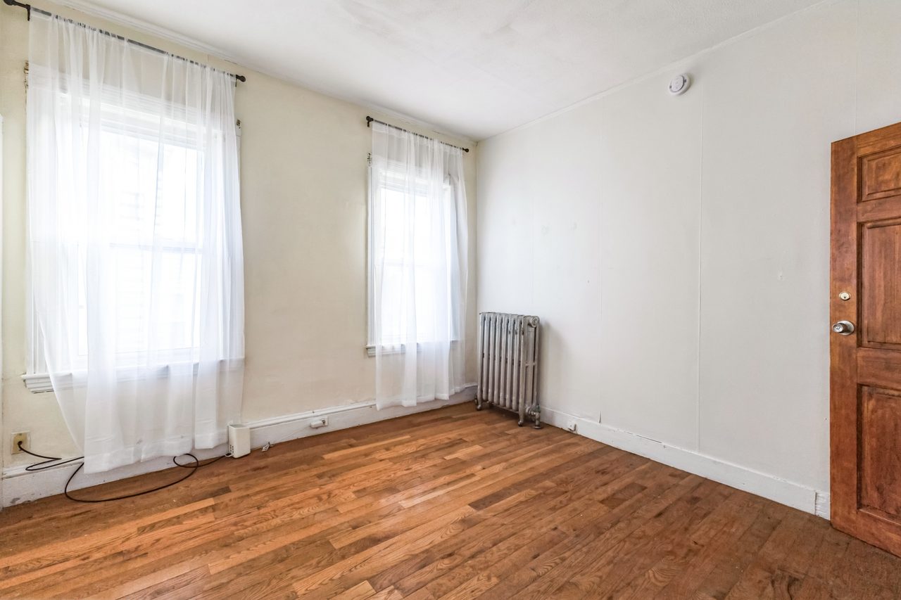 #1808: Harvard Square (Cambridge) - Queen Bedroom B - 9