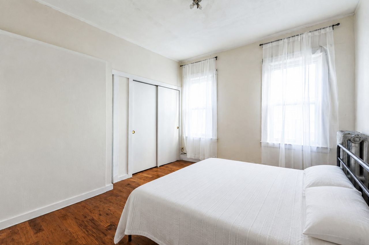 #1808: Harvard Square (Cambridge) - Queen Bedroom B - 2