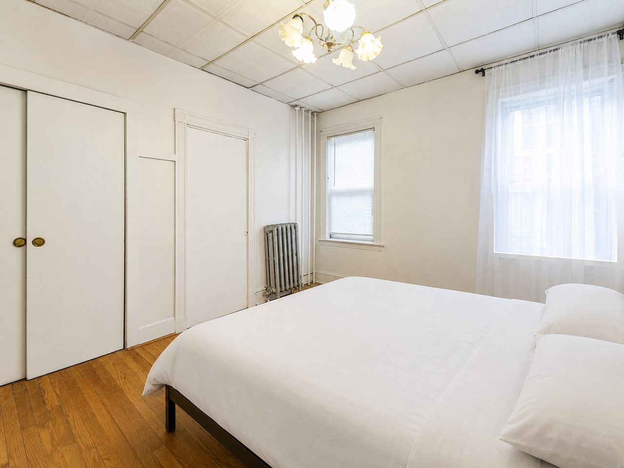 #1808: Harvard Square - Queen Bedroom D - 7