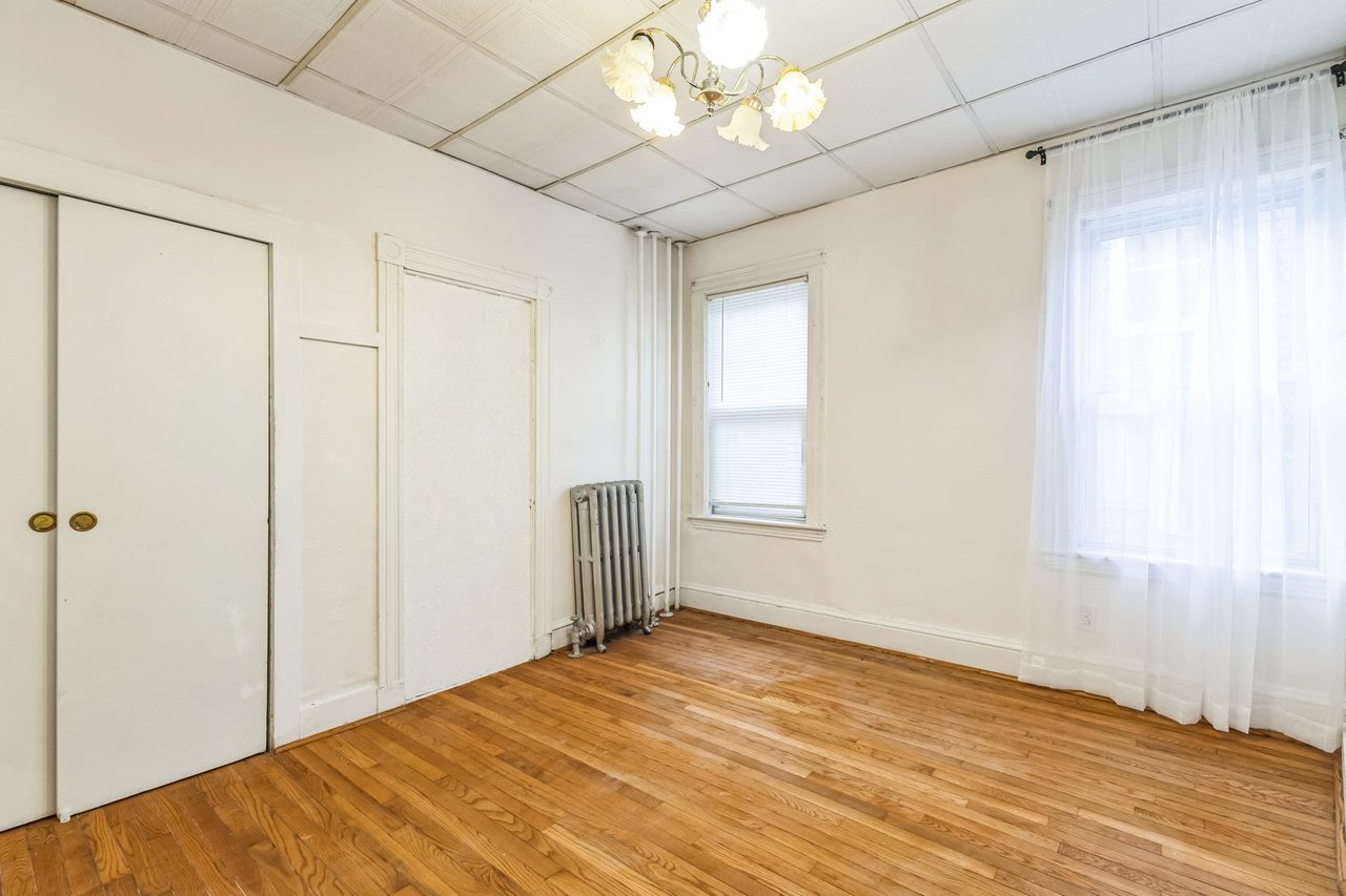 #1808: Harvard Square (Cambridge) - Queen Bedroom D - #1808: Harvard Square (Cambridge) - Gallery - 9