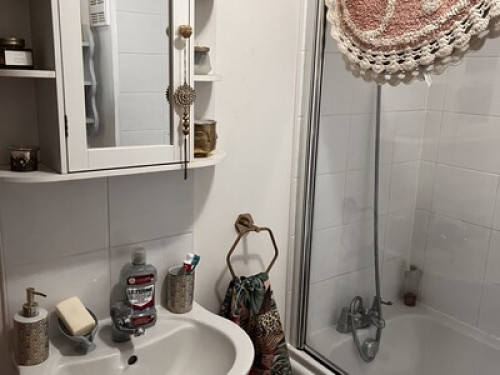 Small double room in modern apartme