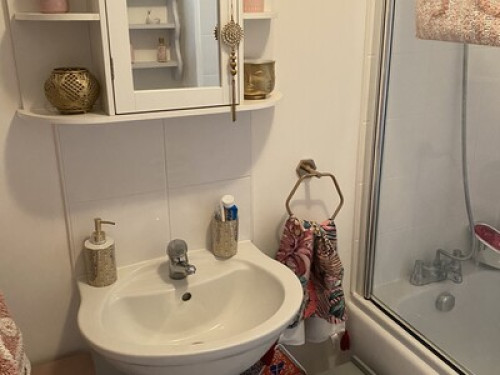 Small double room in modern apartme - Gallery - 15