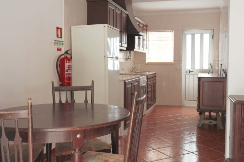 Bright 200 m² Apartment in Beco da Ribeira, Setúbal (pets allowed)
