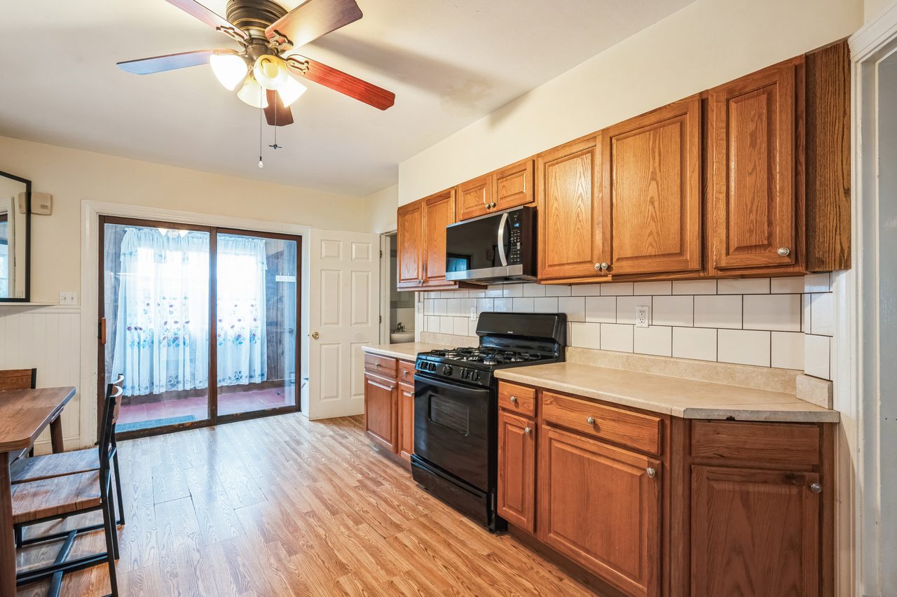  #1814: Allston - Queen Bedroom F  -  #1814: Allston  - Gallery -  1