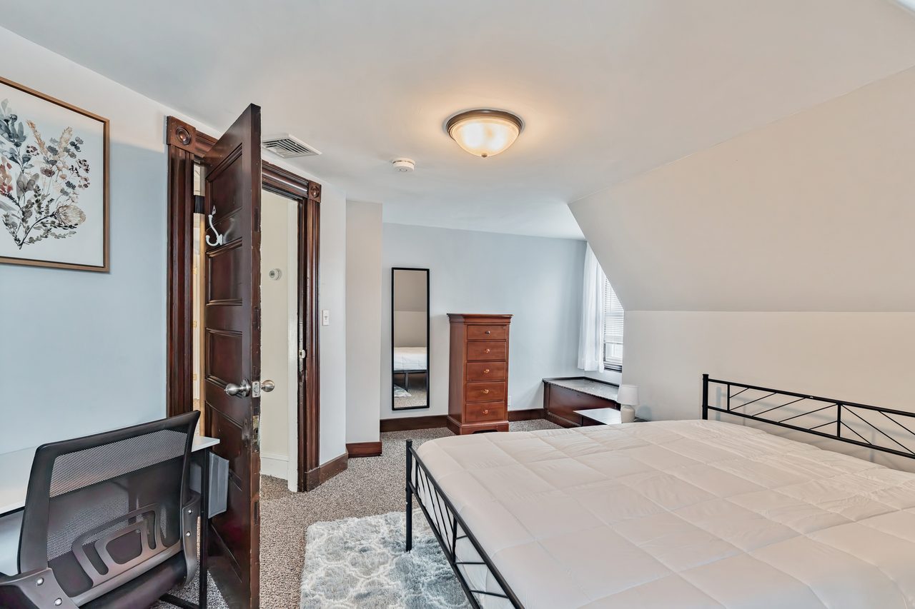  #1814: Allston - Queen Bedroom F  -  #1814: Allston  - Gallery -  2