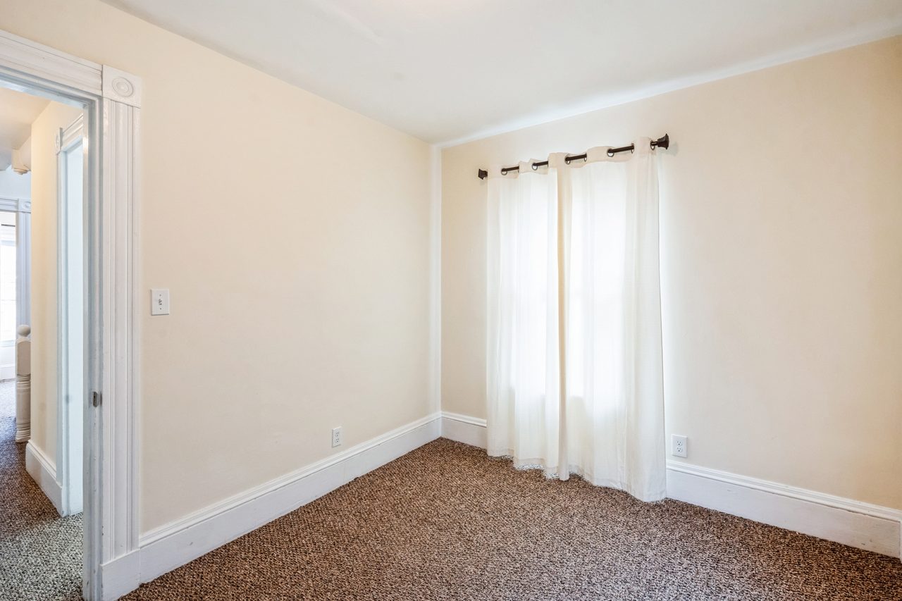 #1814: Allston - Queen Bedroom D - #1814: Allston - Gallery - 4