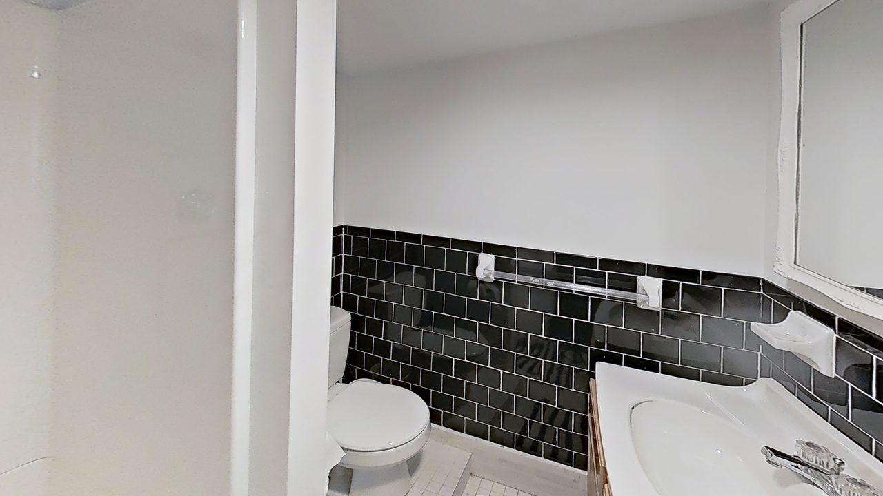 #1814: Allston - Queen Bedroom D - #1814: Allston - Gallery - 17