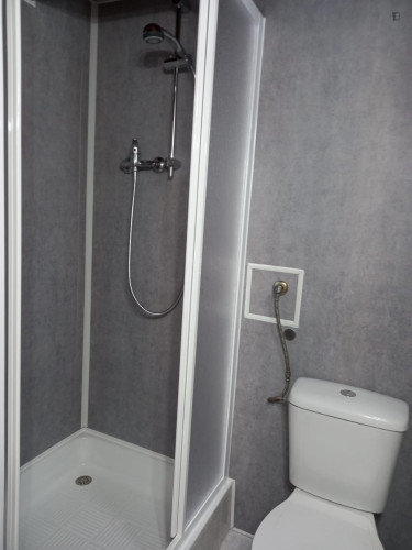 Welcoming 1 Bedroom House close to Almoster Catholic Church  - Gallery - 8