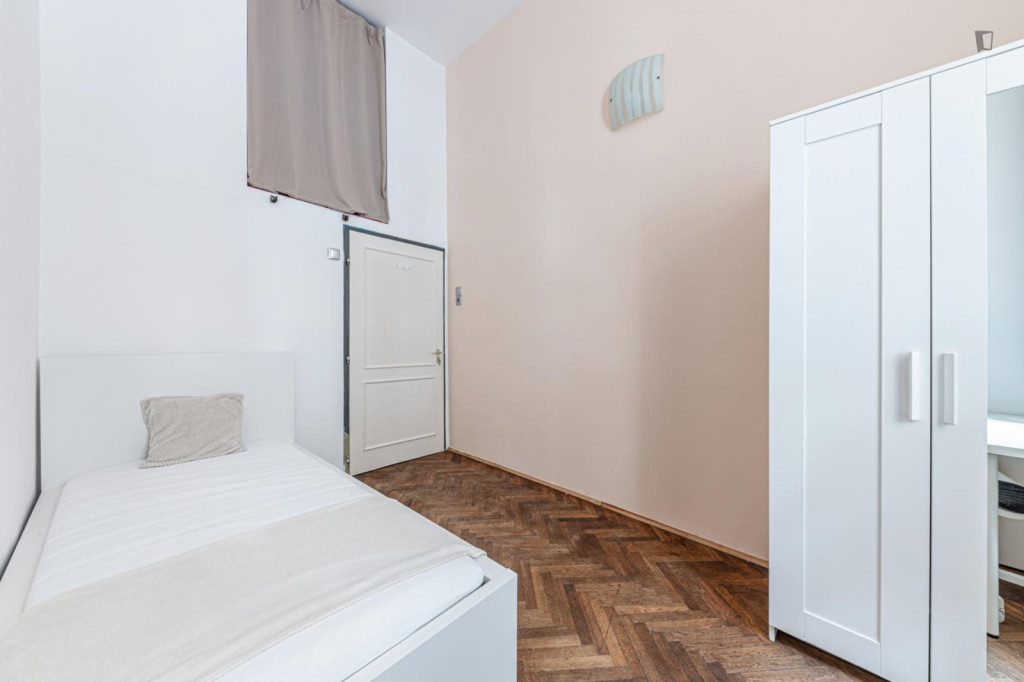 Bright single bedroom in a charming shared flat in Erzsébetváros