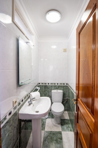 Heartwarming 3 Bedroom House with a backyard close to Viana Do Castelo Train Station - Gallery - 41