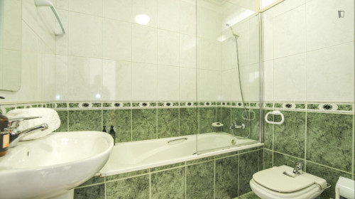 Heartwarming 3 Bedroom House with a backyard close to Viana Do Castelo Train Station - Gallery - 43