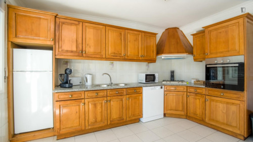 Heartwarming 3 Bedroom House with a backyard close to Viana Do Castelo Train Station - Gallery - 35