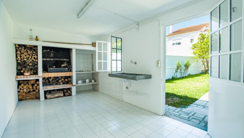 Heartwarming 3 Bedroom House with a backyard close to Viana Do Castelo Train Station - Gallery - 16
