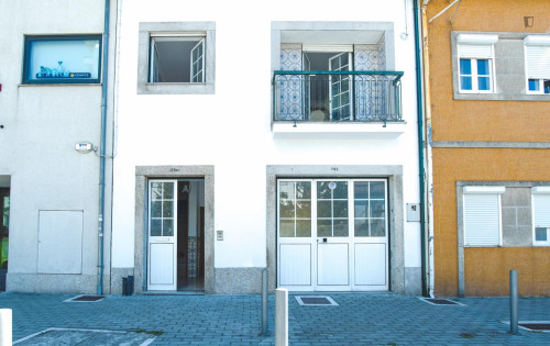Heartwarming 3 Bedroom House with a backyard close to Viana Do Castelo Train Station - Gallery - 22