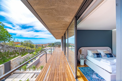 Breathtaking 5 Bedroom House with a swimming pool close to Paçô Beach - Gallery - 17