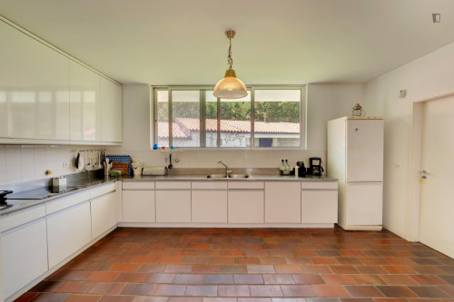 Epic 6 Bedroom House close to Areia - Darque Train Station - Gallery - 61
