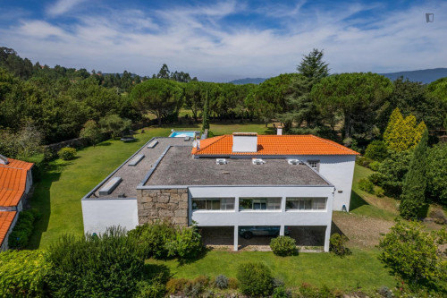 Epic 6 Bedroom House close to Areia - Darque Train Station - Gallery - 10