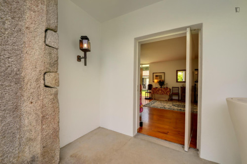 Epic 6 Bedroom House close to Areia - Darque Train Station - Gallery - 40