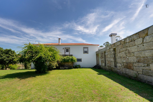 Epic 6 Bedroom House close to Areia - Darque Train Station - Gallery - 34