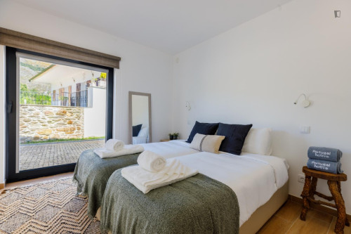 Sublime 6 Bedroom House with a Swimming Pool close to Pereiro Waterfall and Engenho de Serra