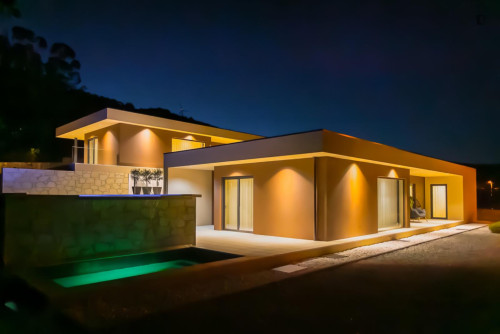 Elegant 8 Bedroom House with a swimming pool close to São Francisco Chapel