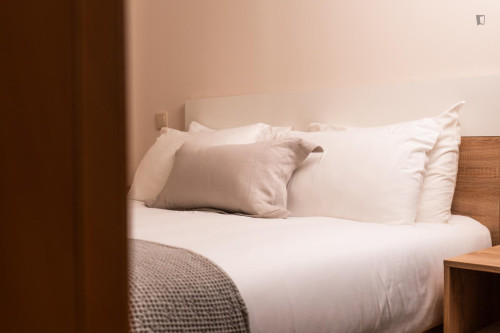 Elegant 8 Bedroom House with a swimming pool close to São Francisco Chapel