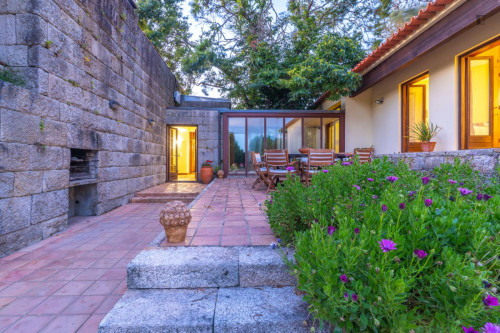 Unbelievable 8 Bedroom House with a Swimming Pool close to Canto Marinho Beach - Gallery - 37