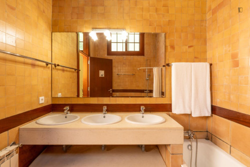 Unbelievable 8 Bedroom House with a Swimming Pool close to Canto Marinho Beach - Gallery - 81