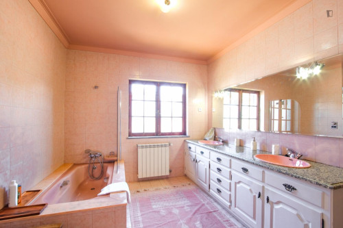 Gorgeous 7 Bedroom House close Luzia Mar Beach - Gallery - 13